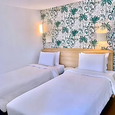 Hollywood Hotel