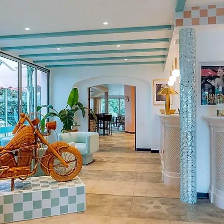 Hollywood -ex Kyriad-