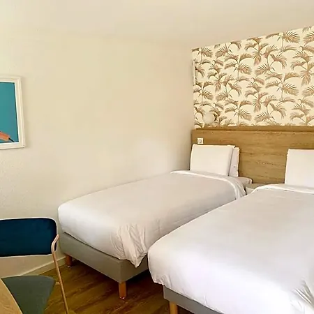 Hollywood Hotel 3*